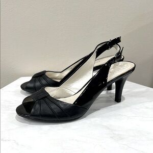 🔥Etienne Aigner Elegant Black Slingback Heels🔥